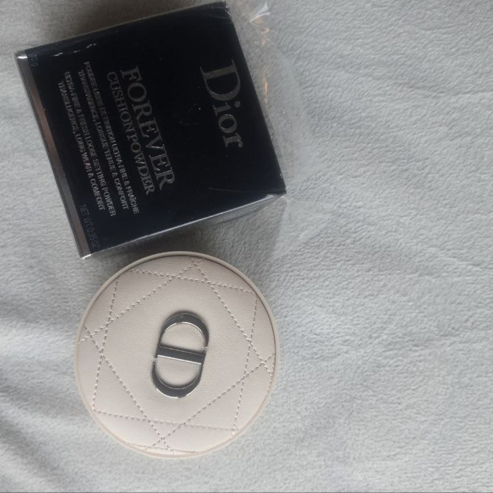 Dior Forever Cushion Powder  Coral - Picture 2 of 3